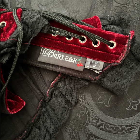 vintage burgundy red velvet and lace corset - Picture 6 of 6